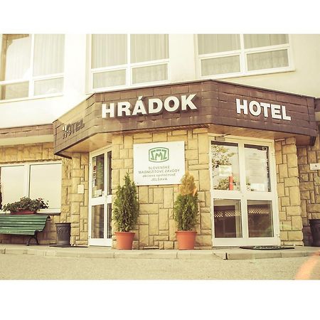 Hotel Hradok Jelsava Екстер'єр фото