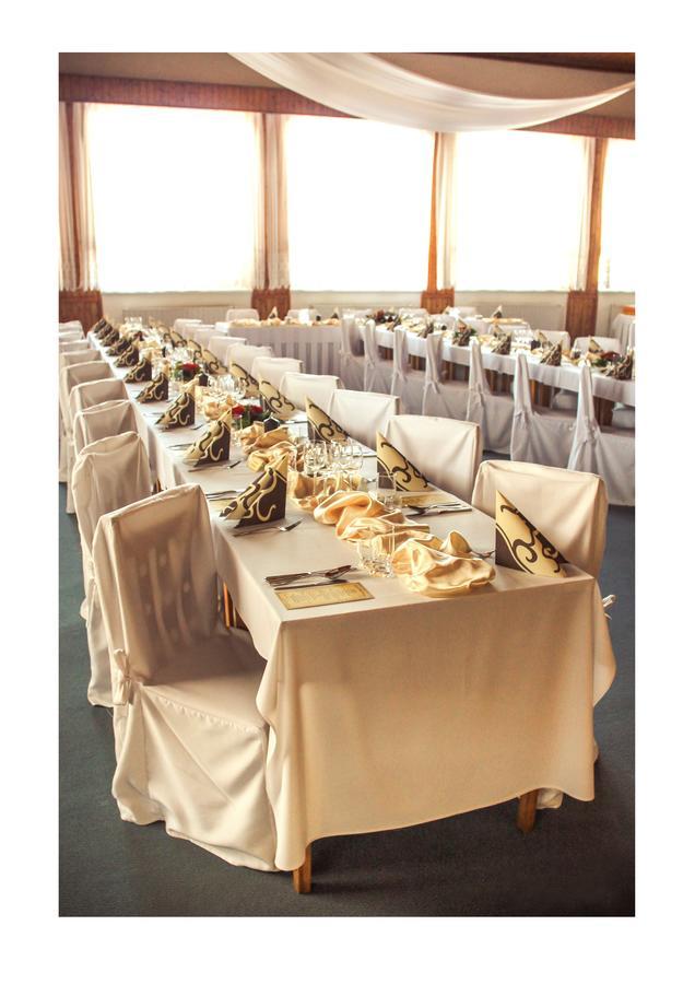 Hotel Hradok Jelsava Екстер'єр фото