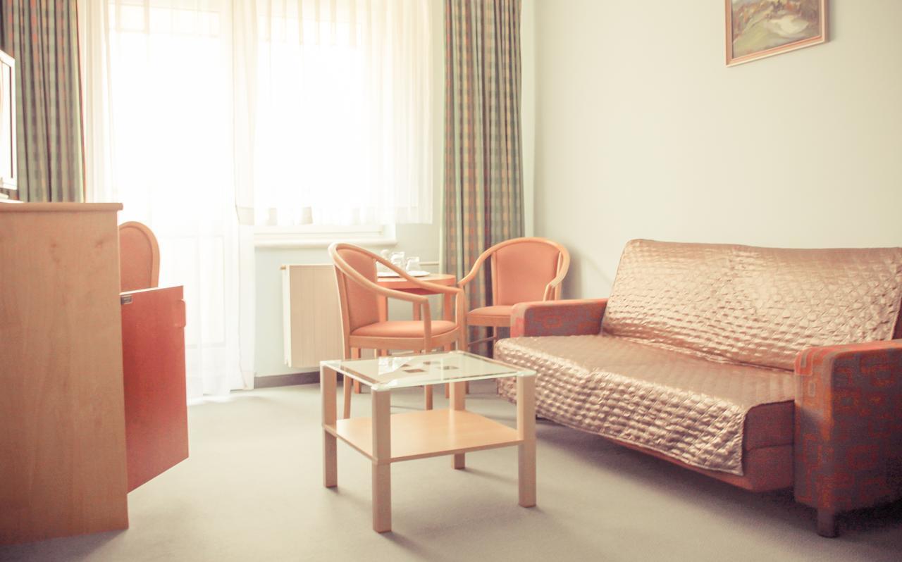 Hotel Hradok Jelsava Екстер'єр фото