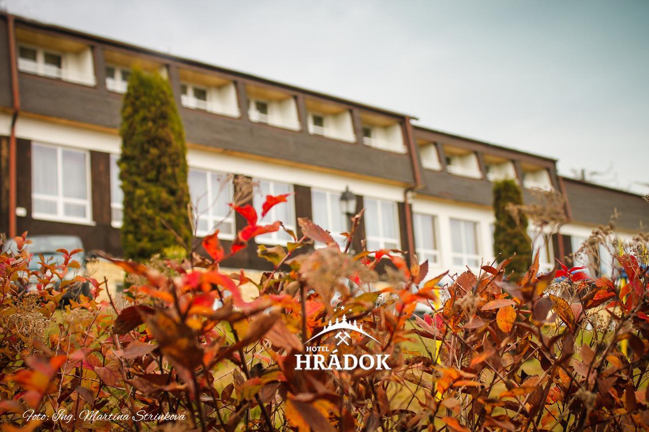Hotel Hradok Jelsava Екстер'єр фото